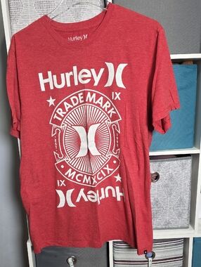 Hurley Red Short-Sleeve Graphic Logo Tee